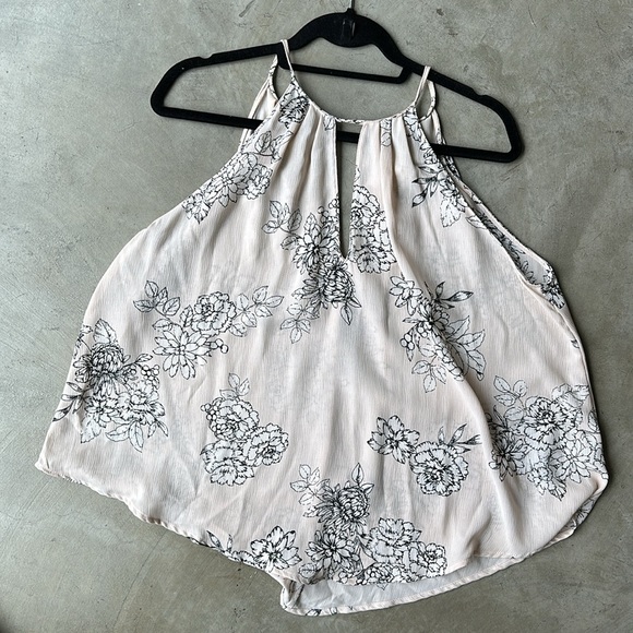 LUSH silky floral tank - Picture 4 of 5